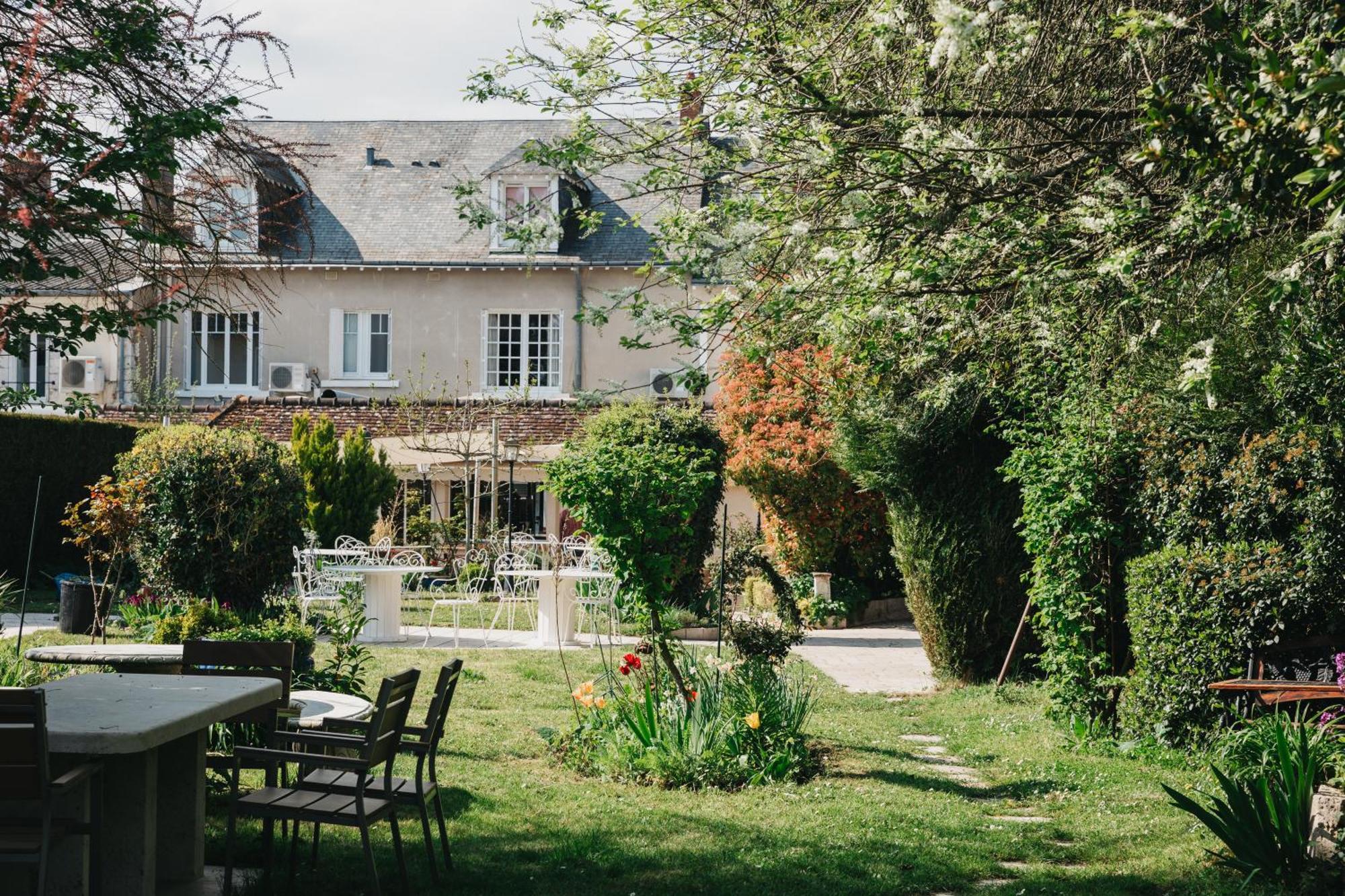 Logis Auberge Du Centre Chitenay المظهر الخارجي الصورة
