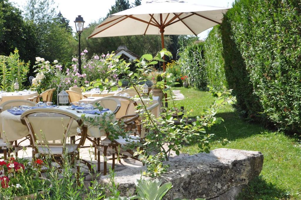 Logis Auberge Du Centre Chitenay المظهر الخارجي الصورة